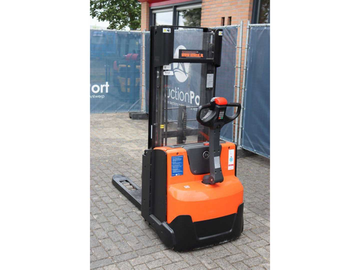 Used Forklift BT SWE140L Aukštas vežimėlis (rankinis / elektrinis kėlimas) (Image 4) Used Forklift BT SWE140L Aukštas vežimėlis (rankinis / elektrinis kėlimas) (Image 4)
