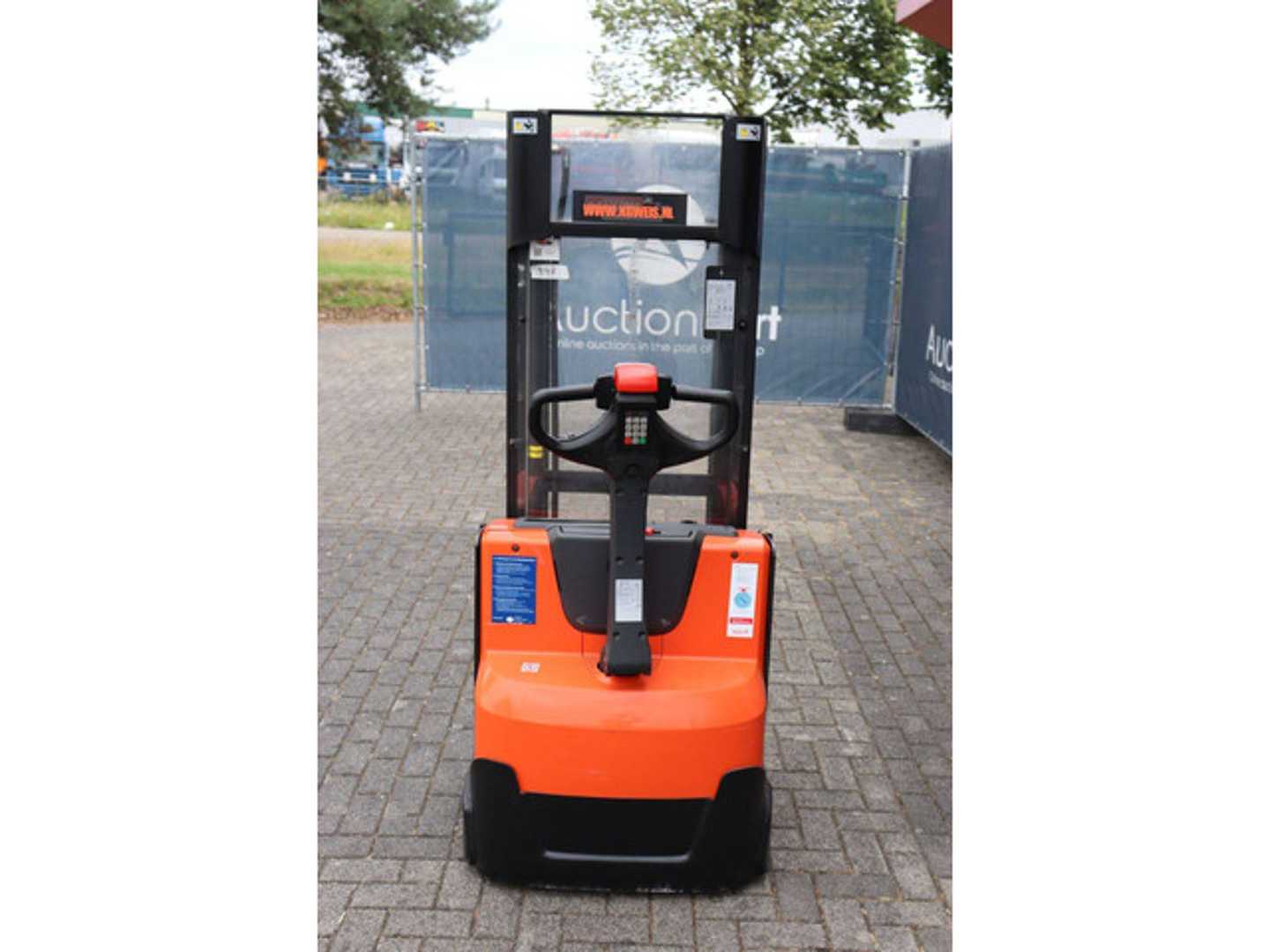Used Forklift BT SWE140L Aukštas vežimėlis (rankinis / elektrinis kėlimas) (Image 5) Used Forklift BT SWE140L Aukštas vežimėlis (rankinis / elektrinis kėlimas) (Image 5)