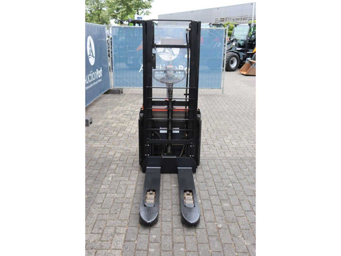 Used Forklift BT SWE140L Aukštas vežimėlis (rankinis / elektrinis kėlimas) (Image 8) Used Forklift BT SWE140L Aukštas vežimėlis (rankinis / elektrinis kėlimas) (Image 8)