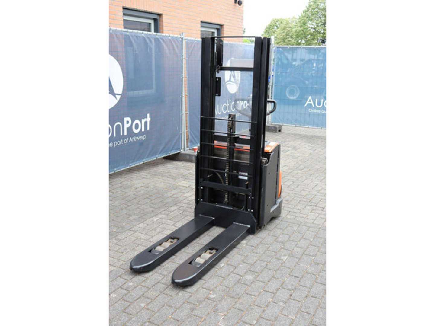 Used Forklift BT SWE140L Aukštas vežimėlis (rankinis / elektrinis kėlimas) (Image 9) Used Forklift BT SWE140L Aukštas vežimėlis (rankinis / elektrinis kėlimas) (Image 9)