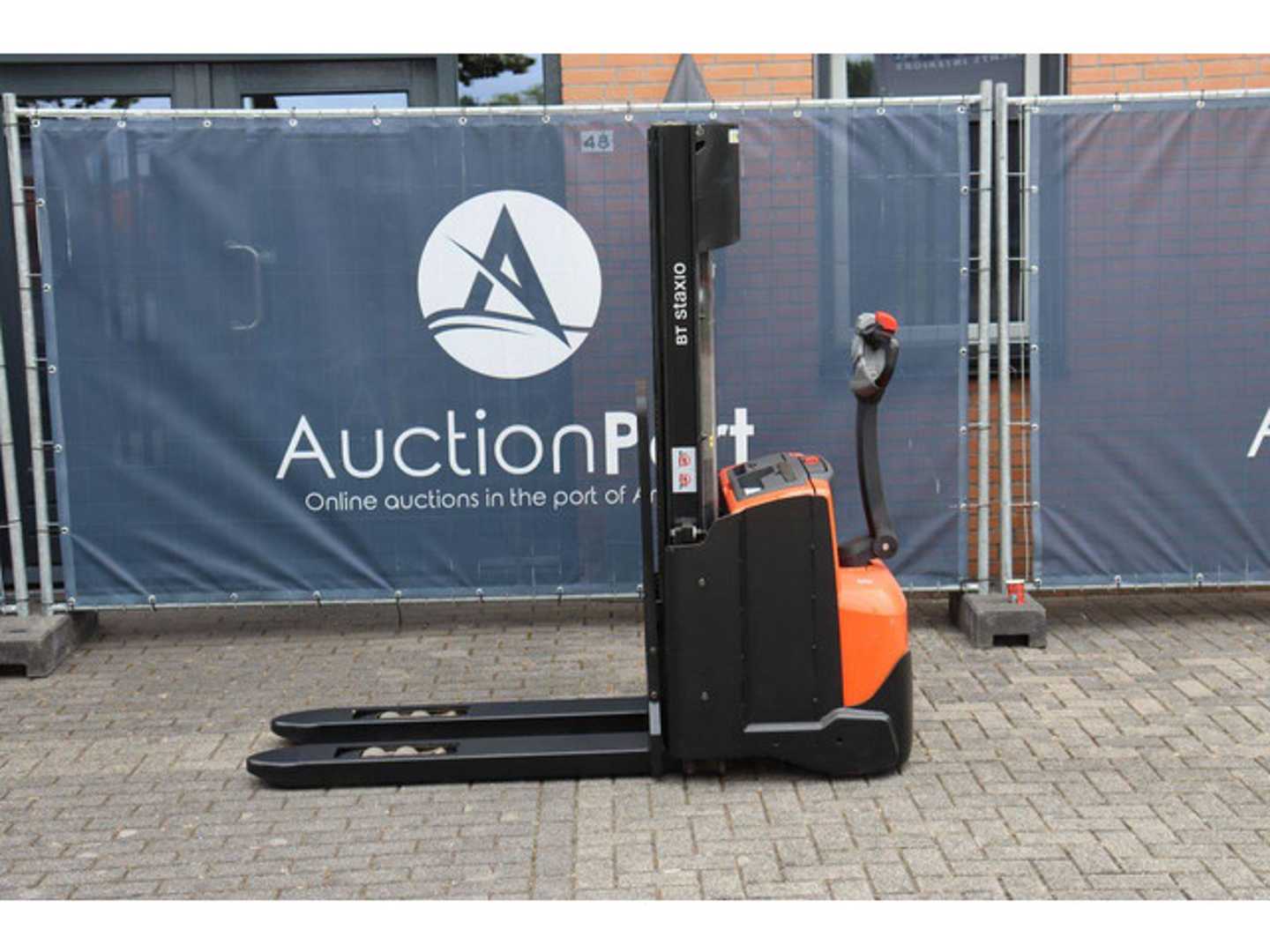 Used Forklift BT SWE140L Aukštas vežimėlis (rankinis / elektrinis kėlimas) (Image 2) Used Forklift BT SWE140L Aukštas vežimėlis (rankinis / elektrinis kėlimas) (Image 2)