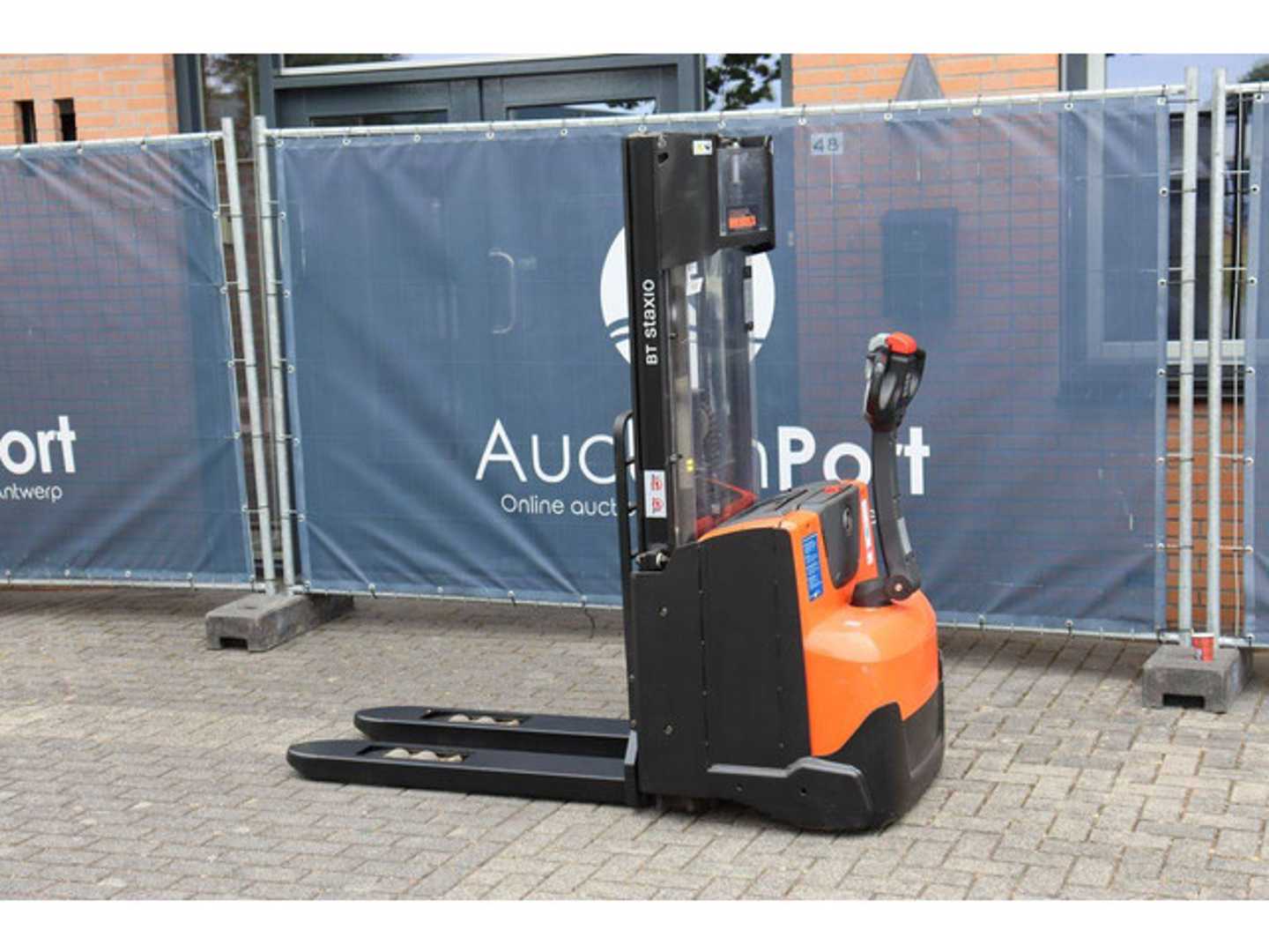 Used Forklift BT SWE140L Aukštas vežimėlis (rankinis / elektrinis kėlimas) (Image 3) Used Forklift BT SWE140L Aukštas vežimėlis (rankinis / elektrinis kėlimas) (Image 3)