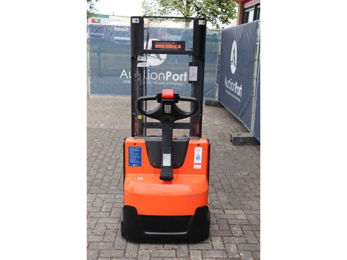 Used Forklift BT SWE140L Aukštas vežimėlis (rankinis / elektrinis kėlimas) (Image 5) Used Forklift BT SWE140L Aukštas vežimėlis (rankinis / elektrinis kėlimas) (Image 5)