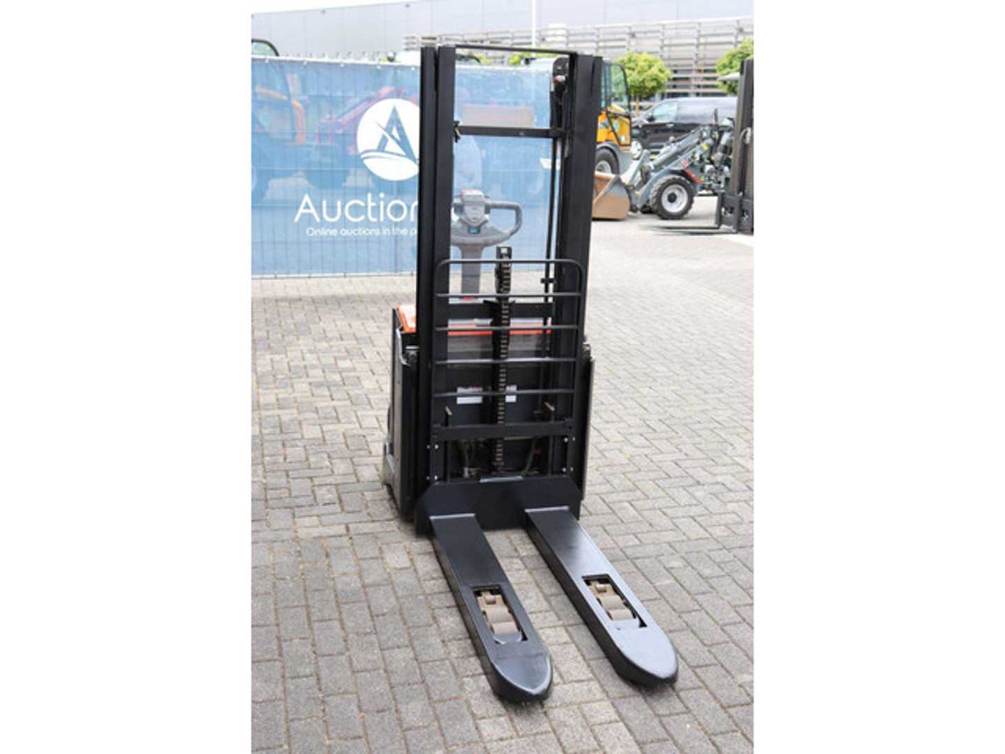 Used Forklift BT SWE140L Aukštas vežimėlis (rankinis / elektrinis kėlimas) (Image 7) Used Forklift BT SWE140L Aukštas vežimėlis (rankinis / elektrinis kėlimas) (Image 7)