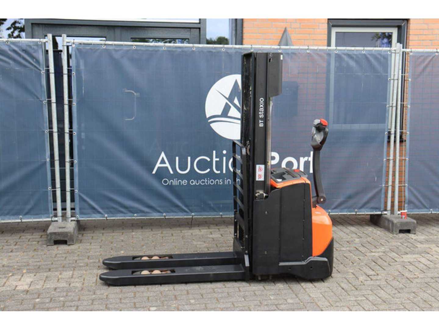 Used Forklift BT SWE140L Aukštas vežimėlis (rankinis / elektrinis kėlimas) (Image 1) Used Forklift BT SWE140L Aukštas vežimėlis (rankinis / elektrinis kėlimas) (Image 1)