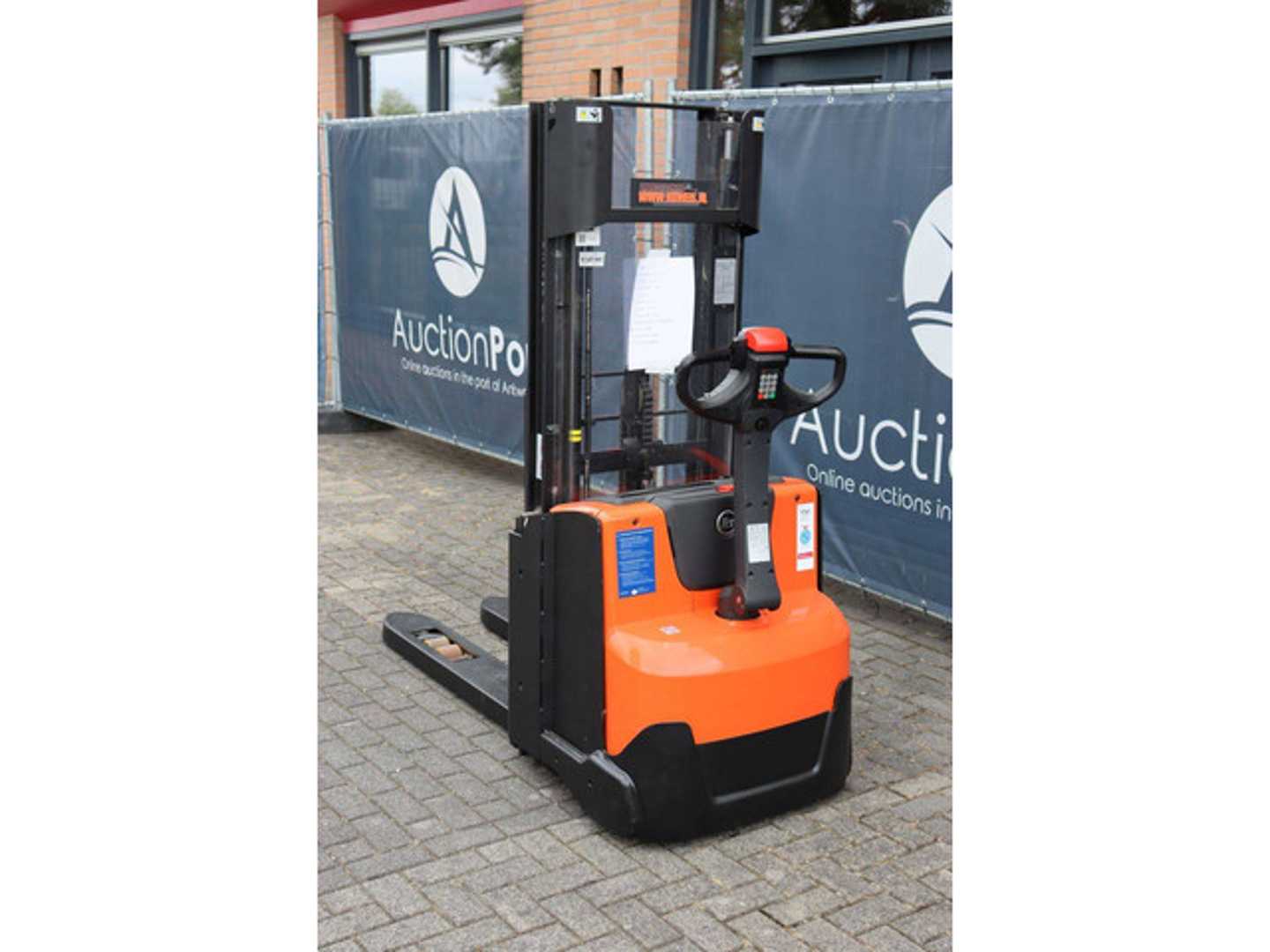 Used Forklift BT SWE140L Aukštas vežimėlis (rankinis / elektrinis kėlimas) (Image 4) Used Forklift BT SWE140L Aukštas vežimėlis (rankinis / elektrinis kėlimas) (Image 4)