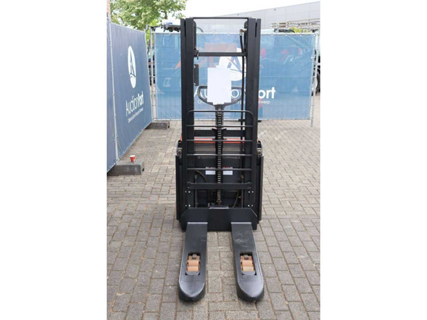 Used Forklift BT SWE140L Aukštas vežimėlis (rankinis / elektrinis kėlimas) (Image 8) Used Forklift BT SWE140L Aukštas vežimėlis (rankinis / elektrinis kėlimas) (Image 8)