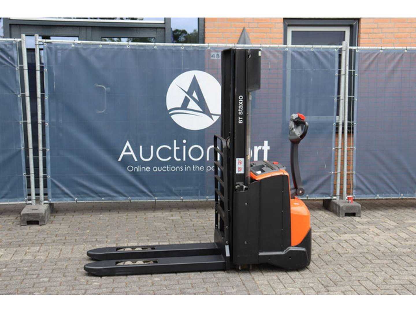 Used Forklift BT SWE140L Aukštas vežimėlis (rankinis / elektrinis kėlimas) (Image 1) Used Forklift BT SWE140L Aukštas vežimėlis (rankinis / elektrinis kėlimas) (Image 1)