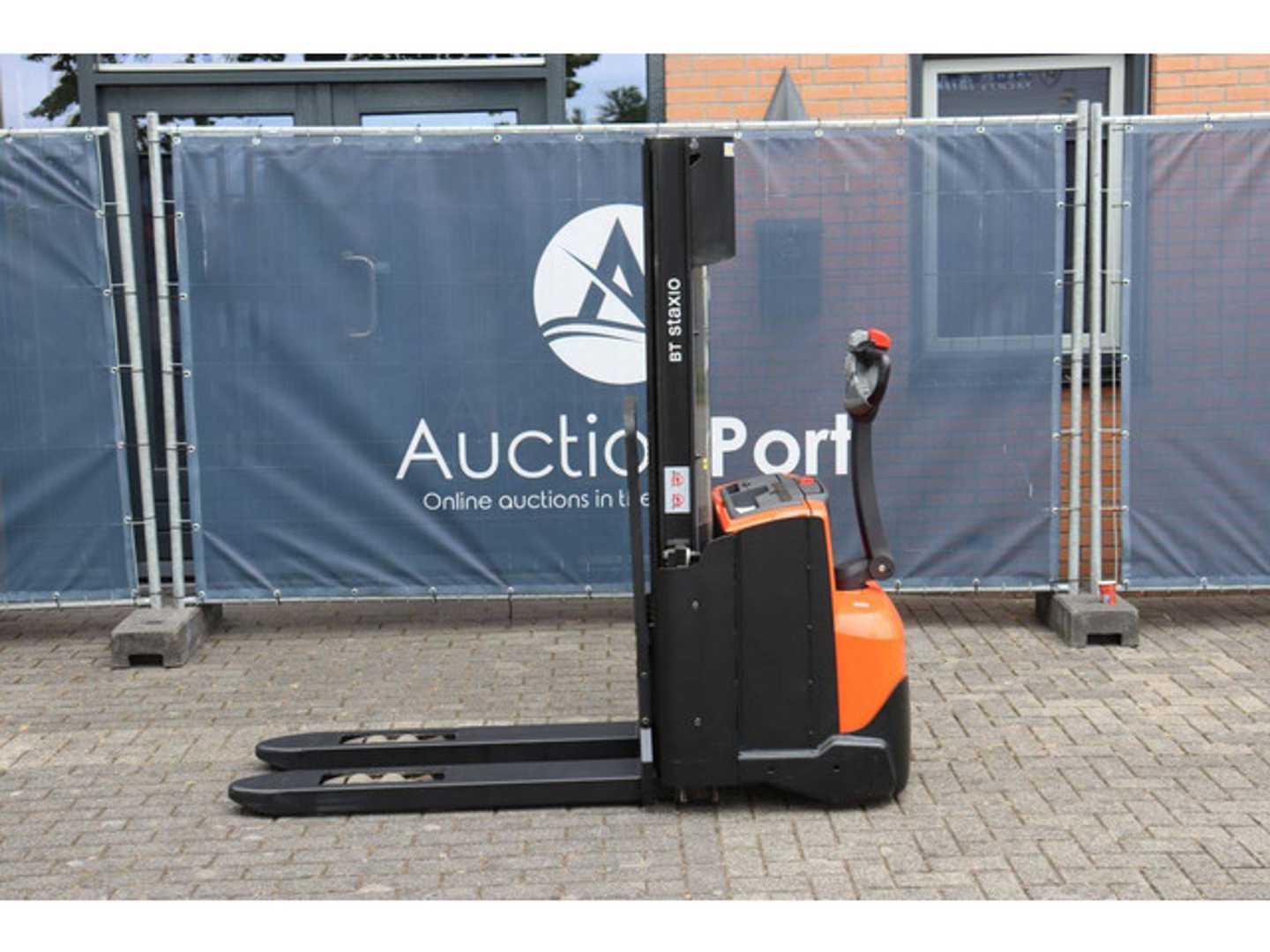Used Forklift BT SWE140L Aukštas vežimėlis (rankinis / elektrinis kėlimas) (Image 2) Used Forklift BT SWE140L Aukštas vežimėlis (rankinis / elektrinis kėlimas) (Image 2)