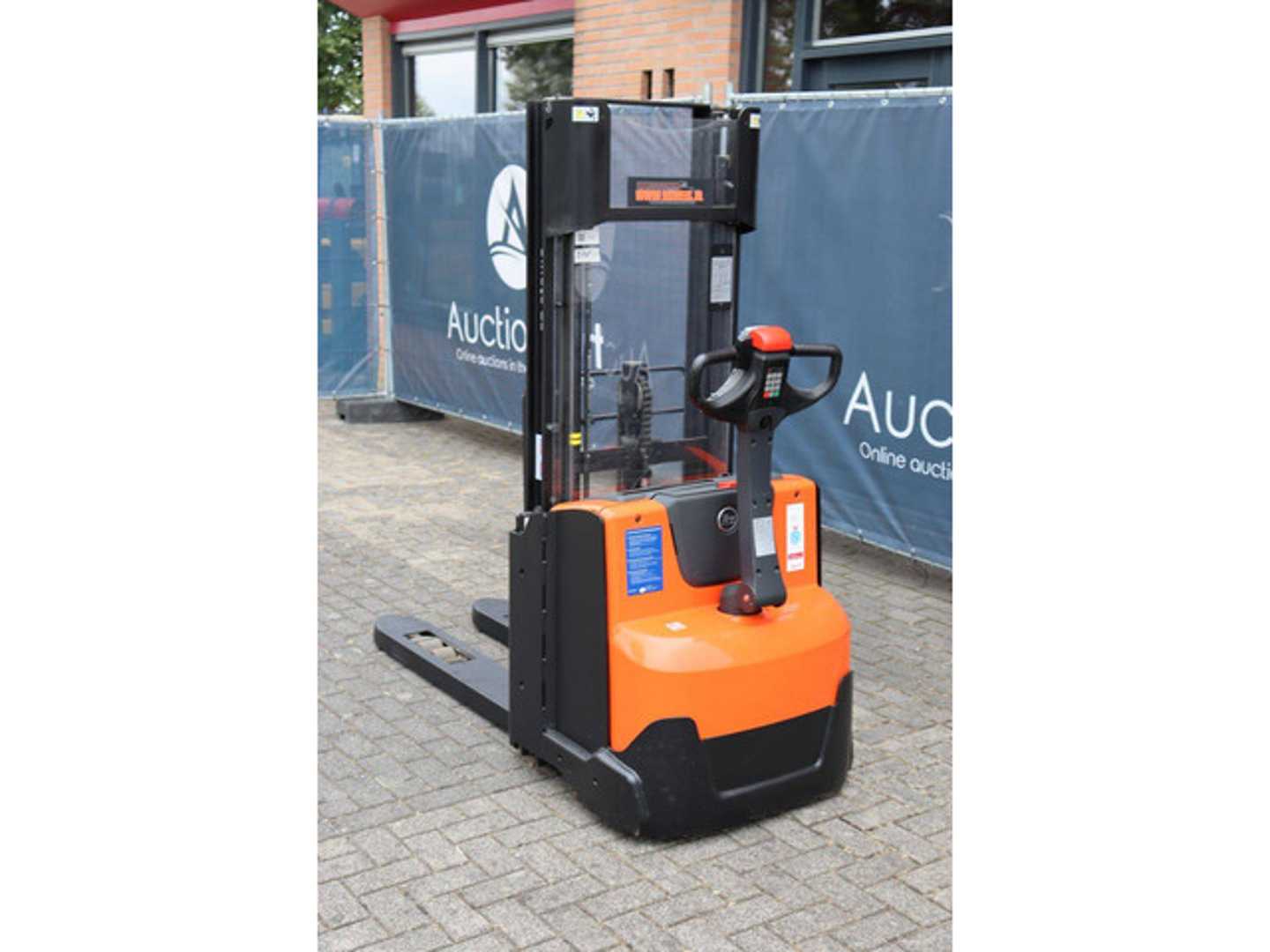 Used Forklift BT SWE140L Aukštas vežimėlis (rankinis / elektrinis kėlimas) (Image 4) Used Forklift BT SWE140L Aukštas vežimėlis (rankinis / elektrinis kėlimas) (Image 4)