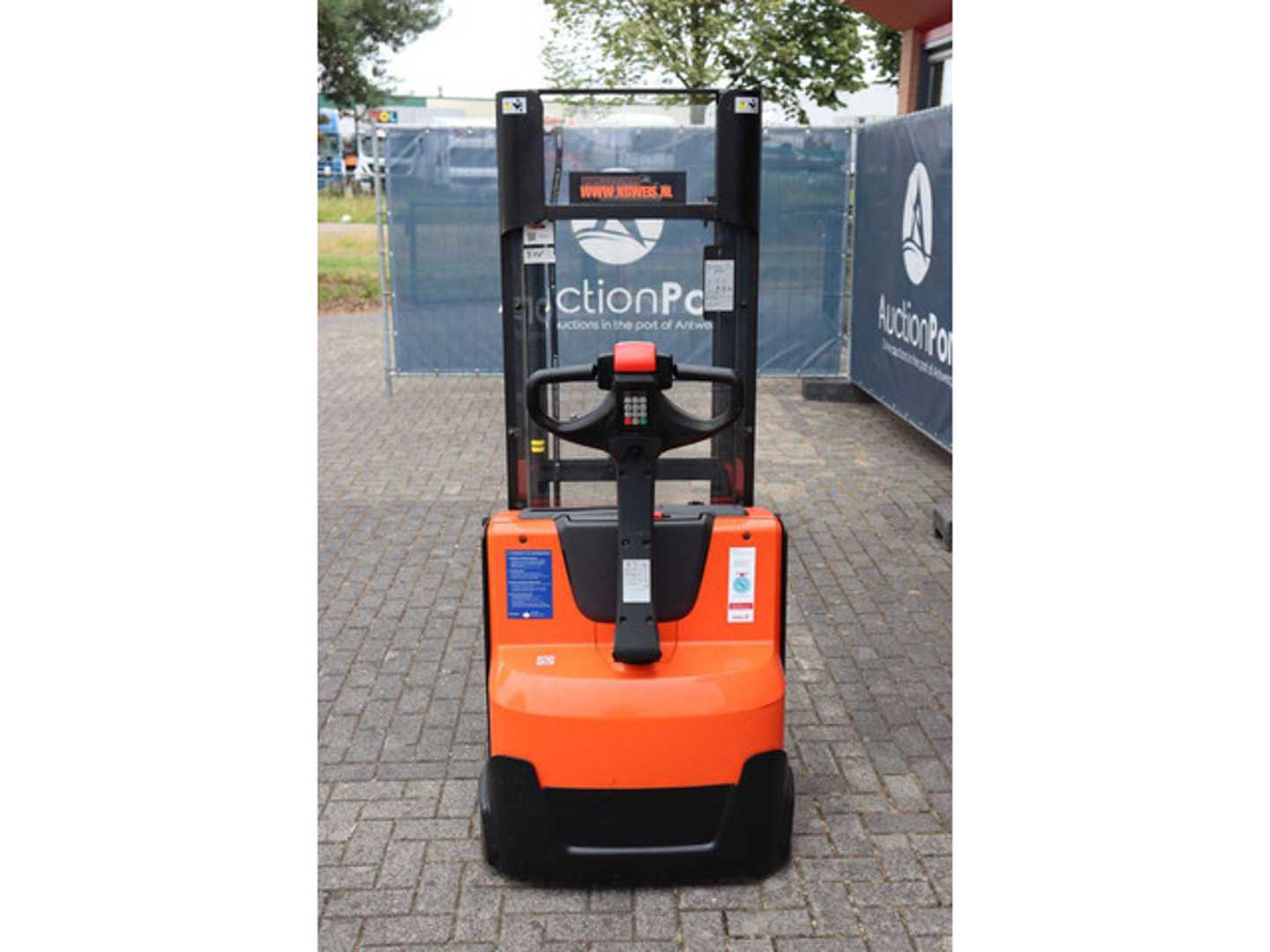Used Forklift BT SWE140L Aukštas vežimėlis (rankinis / elektrinis kėlimas) (Image 5) Used Forklift BT SWE140L Aukštas vežimėlis (rankinis / elektrinis kėlimas) (Image 5)