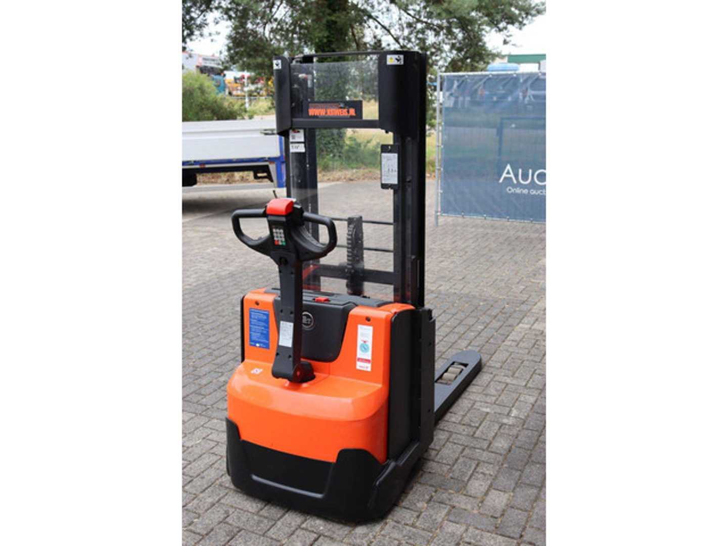 Used Forklift BT SWE140L Aukštas vežimėlis (rankinis / elektrinis kėlimas) (Image 6) Used Forklift BT SWE140L Aukštas vežimėlis (rankinis / elektrinis kėlimas) (Image 6)