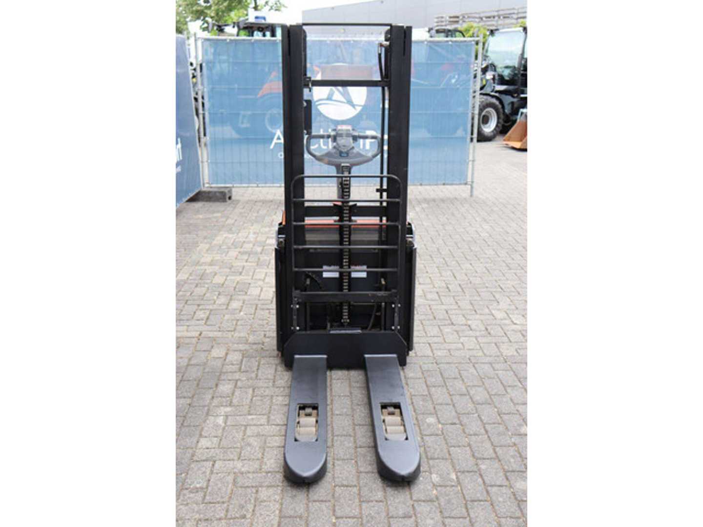 Used Forklift BT SWE140L Aukštas vežimėlis (rankinis / elektrinis kėlimas) (Image 8) Used Forklift BT SWE140L Aukštas vežimėlis (rankinis / elektrinis kėlimas) (Image 8)