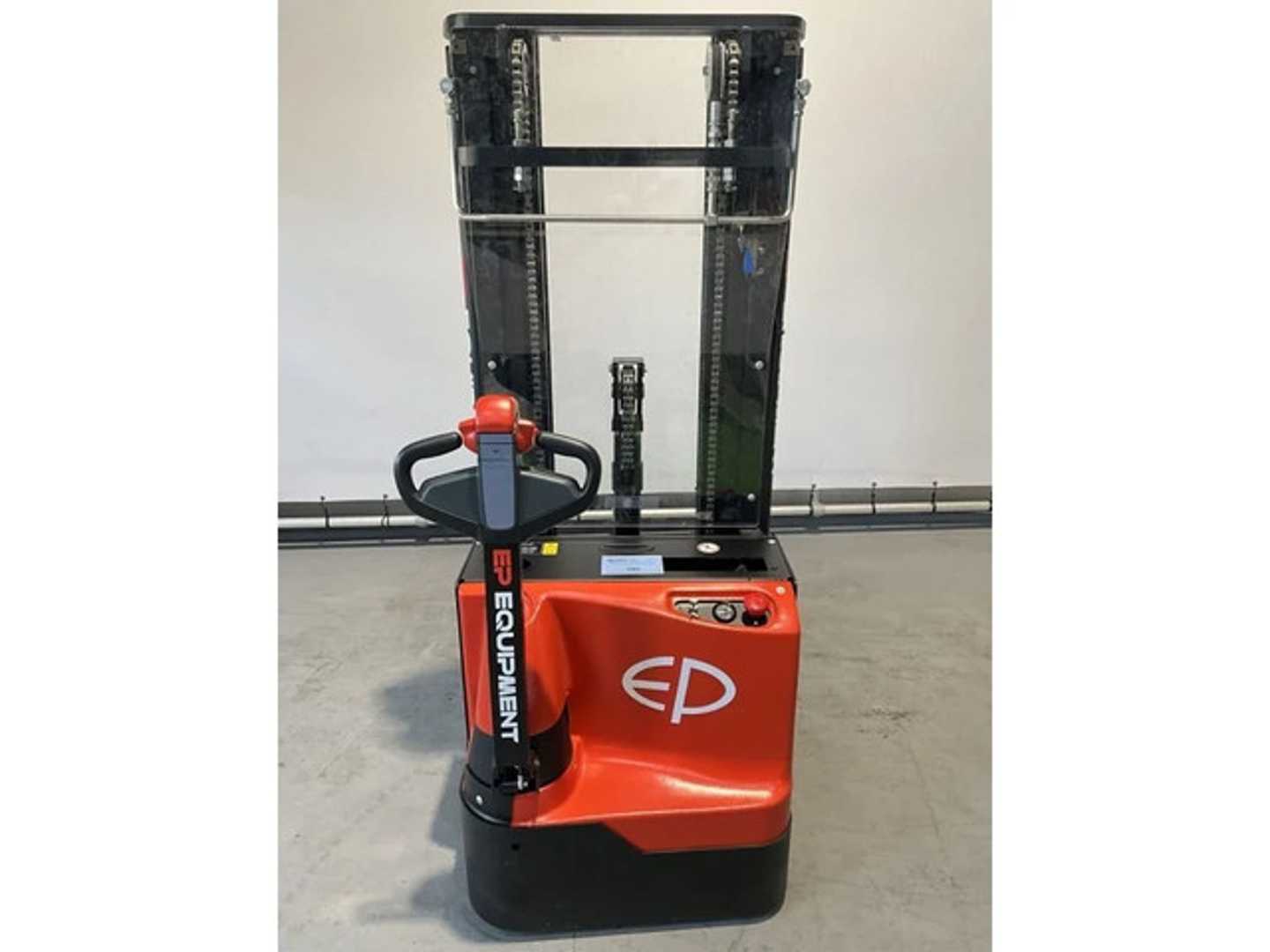 Used Forklift EP WSA161 stapelaar hefhoogte 5,50 meter Aukštas vežimėlis (rankinis / elektrinis kėlimas) (Image 9) Used Forklift EP WSA161 stapelaar hefhoogte 5,50 meter Aukštas vežimėlis (rankinis / elektrinis kėlimas) (Image 9)
