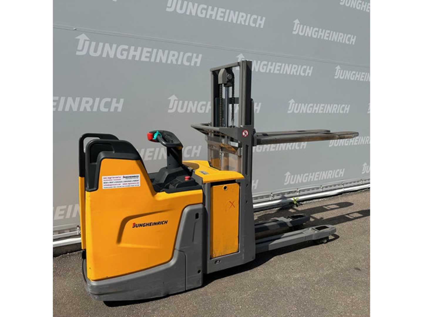 Used Forklift Jungheinrich ERD 220 1660 ZT 1400mm Aukštas vežimėlis (rankinis / elektrinis kėlimas) (Image 7) Used Forklift Jungheinrich ERD 220 1660 ZT 1400mm Aukštas vežimėlis (rankinis / elektrinis kėlimas) (Image 7)