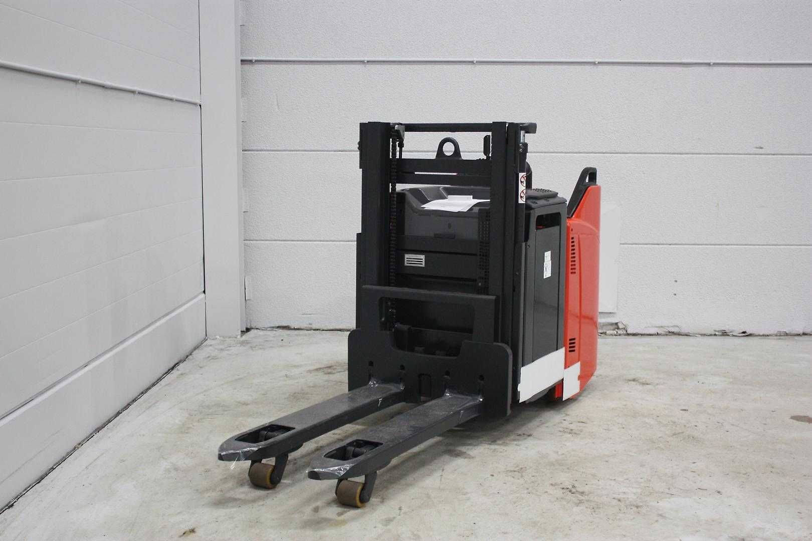 Used Forklift Linde D12HPSP-Klar för omgående leverans Aukštas vežimėlis (rankinis / elektrinis kėlimas) (Image 2) Used Forklift Linde D12HPSP-Klar för omgående leverans Aukštas vežimėlis (rankinis / elektrinis kėlimas) (Image 2)