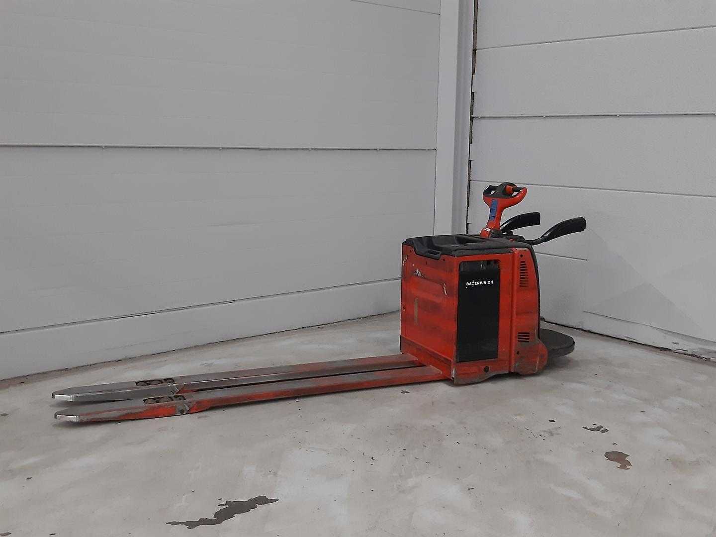 Used Forklift Linde T25AP Aukštas vežimėlis (rankinis / elektrinis kėlimas) (Image 1) Used Forklift Linde T25AP Aukštas vežimėlis (rankinis / elektrinis kėlimas) (Image 1)