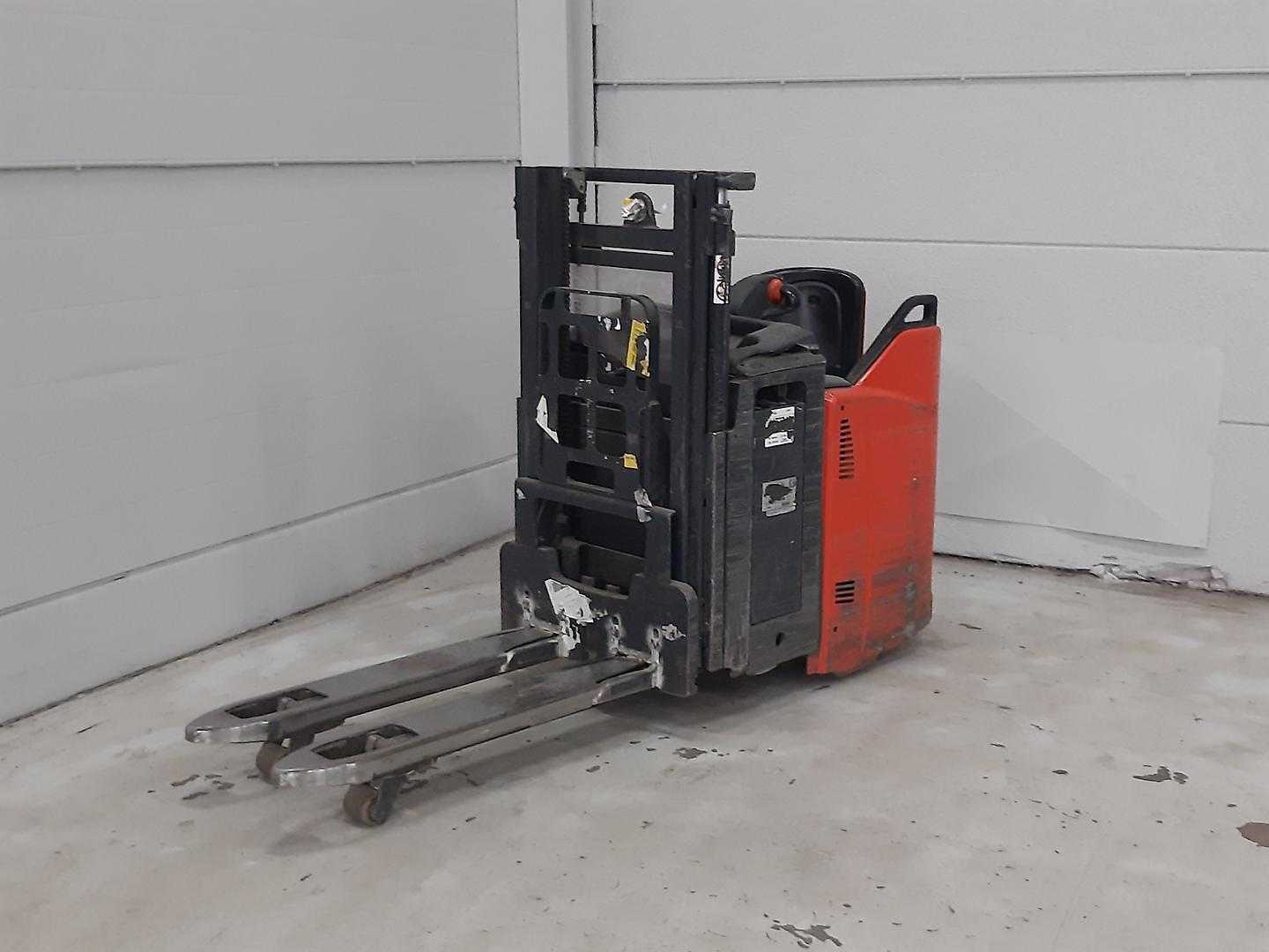Used Forklift Linde D12HPSP Aukštas vežimėlis (rankinis / elektrinis kėlimas) (Image 2) Used Forklift Linde D12HPSP Aukštas vežimėlis (rankinis / elektrinis kėlimas) (Image 2)