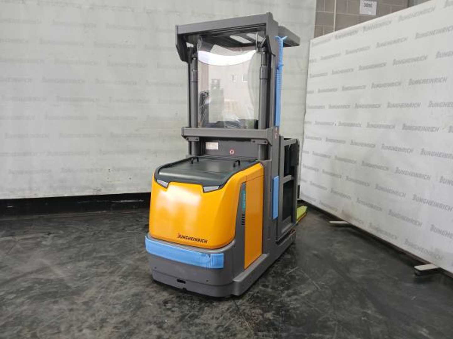 Used Forklift Jungheinrich EKS 110 Z 120 280 ZZ Aukšto kėlimo krautuvas (> 6 m) (Image 1) Used Forklift Jungheinrich EKS 110 Z 120 280 ZZ Aukšto kėlimo krautuvas (> 6 m) (Image 1)