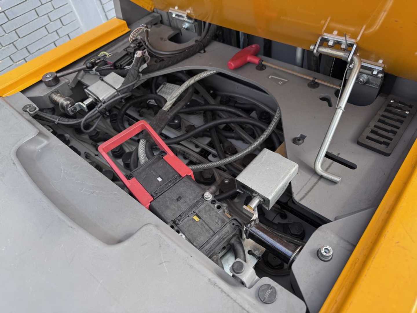 Used Forklift Jungheinrich EKS 310s Baujahr 2022 / HH 6,30M / Stunden 4613 TOP ZUSTAND Aukšto kėlimo krautuvas (> 6 m) (Image 7) Used Forklift Jungheinrich EKS 310s Baujahr 2022 / HH 6,30M / Stunden 4613 TOP ZUSTAND Aukšto kėlimo krautuvas (> 6 m) (Image 7)