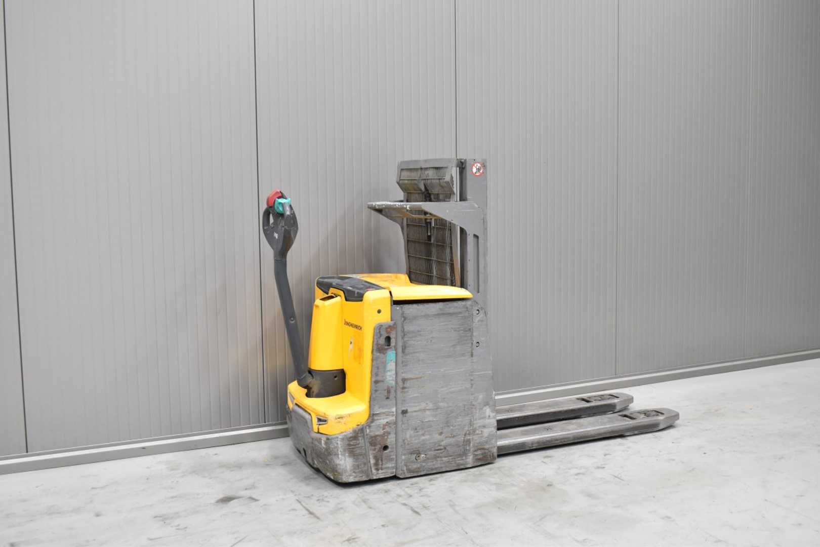 Used Forklift Jungheinrich EJD 222 /58962/ Aukšto kėlimo krautuvas (> 6 m) (Image 4) Used Forklift Jungheinrich EJD 222 /58962/ Aukšto kėlimo krautuvas (> 6 m) (Image 4)