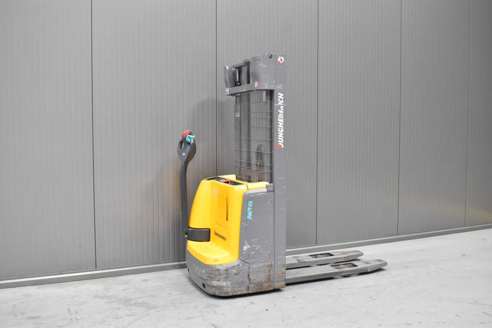 Used Forklift Jungheinrich EJC 112 /58980/ Aukšto kėlimo krautuvas (> 6 m) (Image 4) Used Forklift Jungheinrich EJC 112 /58980/ Aukšto kėlimo krautuvas (> 6 m) (Image 4)