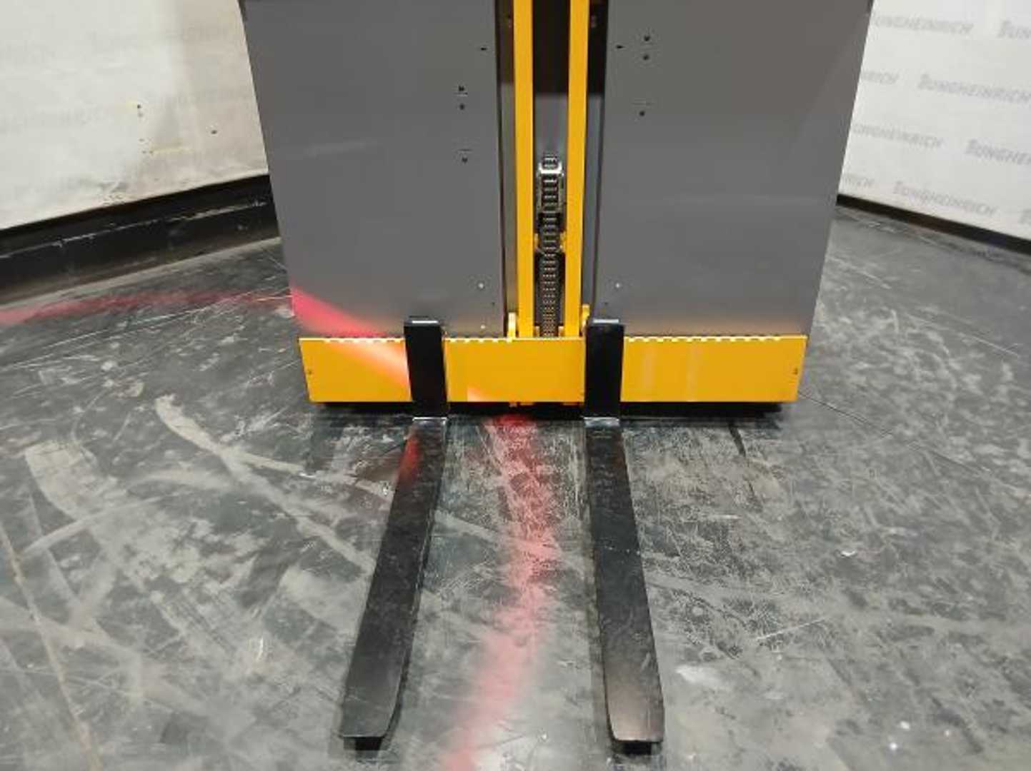 Used Forklift Jungheinrich EKS 210 Z+I 100 600 DZ Aukšto kėlimo krautuvas (> 6 m) (Image 6) Used Forklift Jungheinrich EKS 210 Z+I 100 600 DZ Aukšto kėlimo krautuvas (> 6 m) (Image 6)