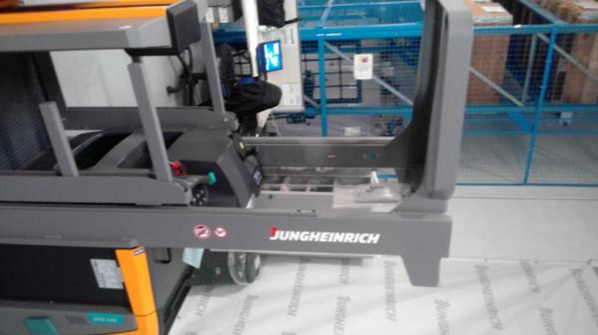 Used Forklift Jungheinrich EKS 110 Z 80-160 E Aukšto kėlimo krautuvas (> 6 m) (Image 3) Used Forklift Jungheinrich EKS 110 Z 80-160 E Aukšto kėlimo krautuvas (> 6 m) (Image 3)