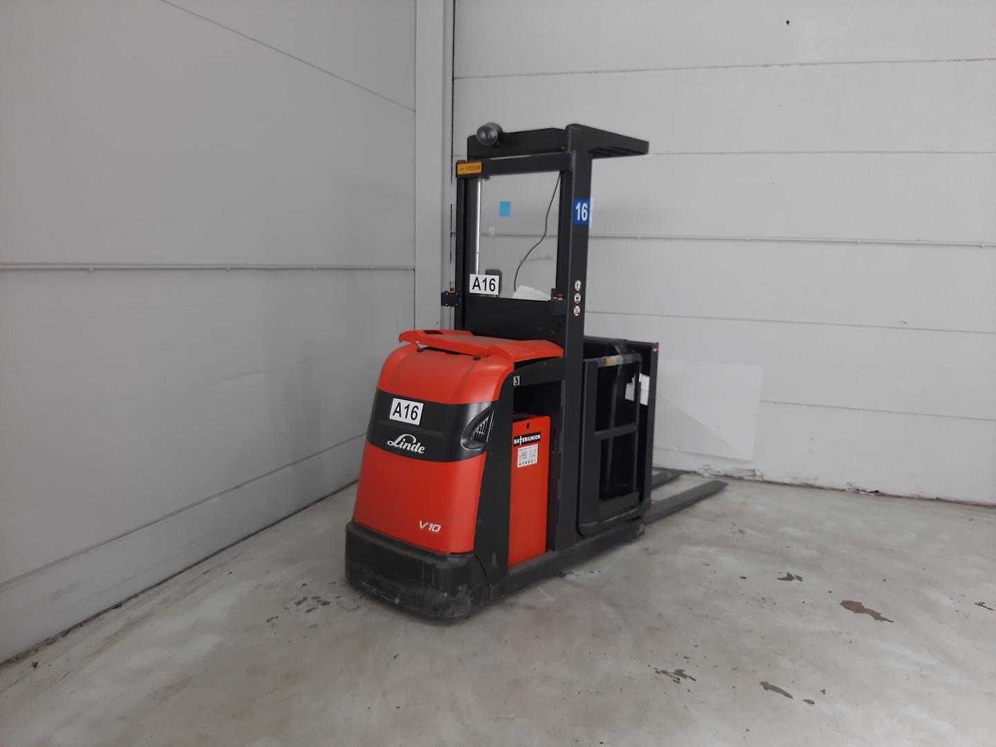 Used Forklift Linde V10 Aukšto kėlimo krautuvas (> 6 m) (Image 1) Used Forklift Linde V10 Aukšto kėlimo krautuvas (> 6 m) (Image 1)