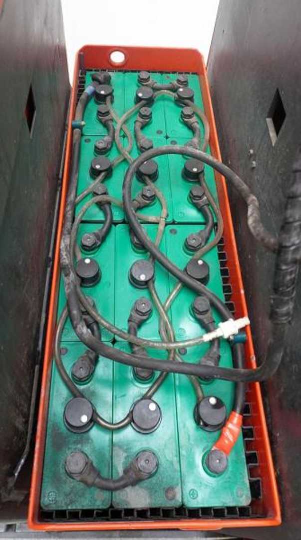 Used Forklift Linde V 10-02 015 Aukšto kėlimo krautuvas (> 6 m) (Image 5) Used Forklift Linde V 10-02 015 Aukšto kėlimo krautuvas (> 6 m) (Image 5)