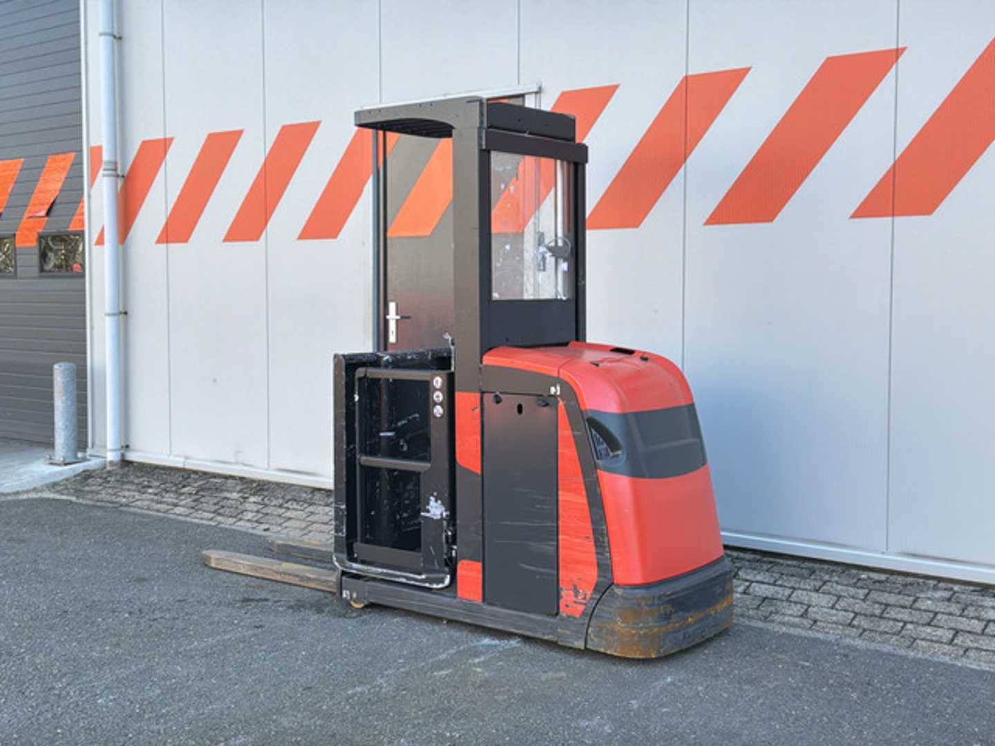 Used Forklift Linde V10-02 Aukšto kėlimo krautuvas (> 6 m) (Image 2)