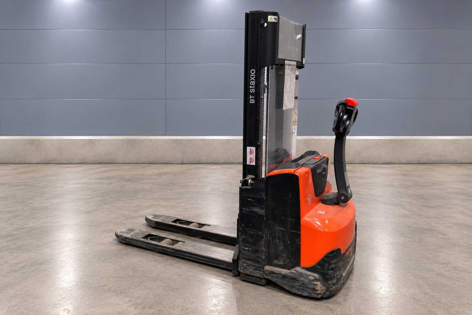 Used Forklift Toyota SWE 100 /58813/ Aukšto kėlimo krautuvas (> 6 m) (Image 1) Used Forklift Toyota SWE 100 /58813/ Aukšto kėlimo krautuvas (> 6 m) (Image 1)