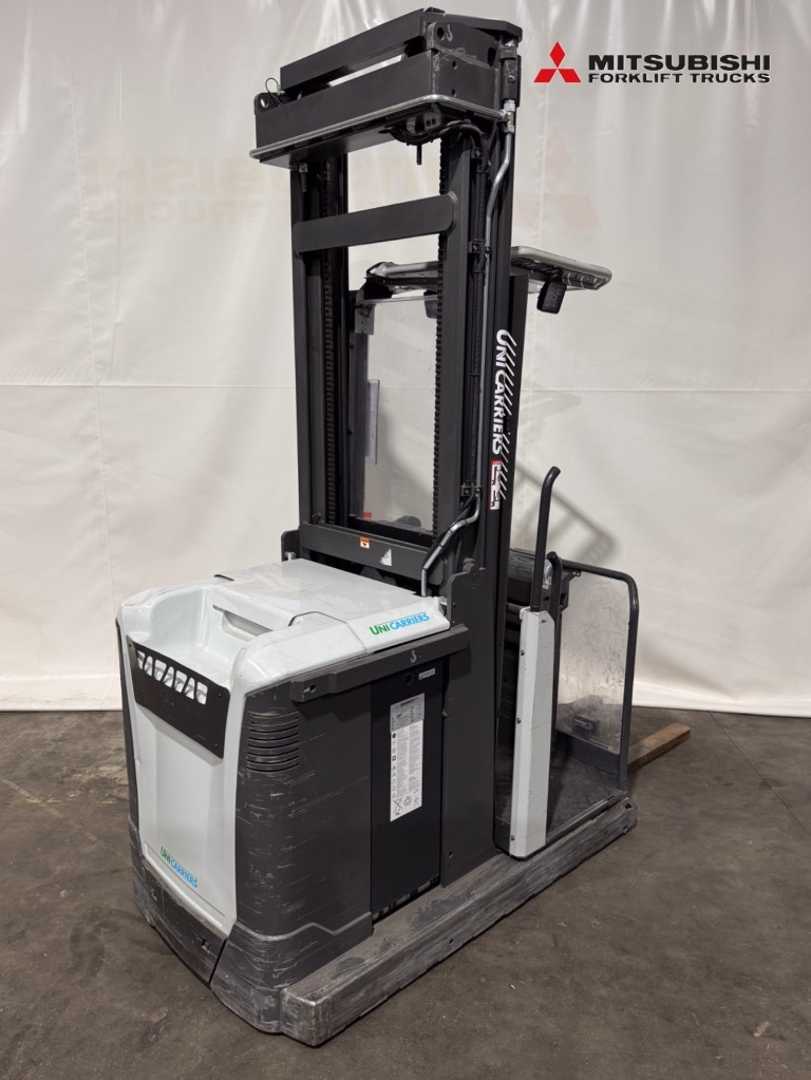 Used Forklift UniCarriers 100TVI470EPM - 1.729 Std. - HH 4.700 mm Aukšto kėlimo krautuvas (> 6 m) (Image 1) Used Forklift UniCarriers 100TVI470EPM - 1.729 Std. - HH 4.700 mm Aukšto kėlimo krautuvas (> 6 m) (Image 1)