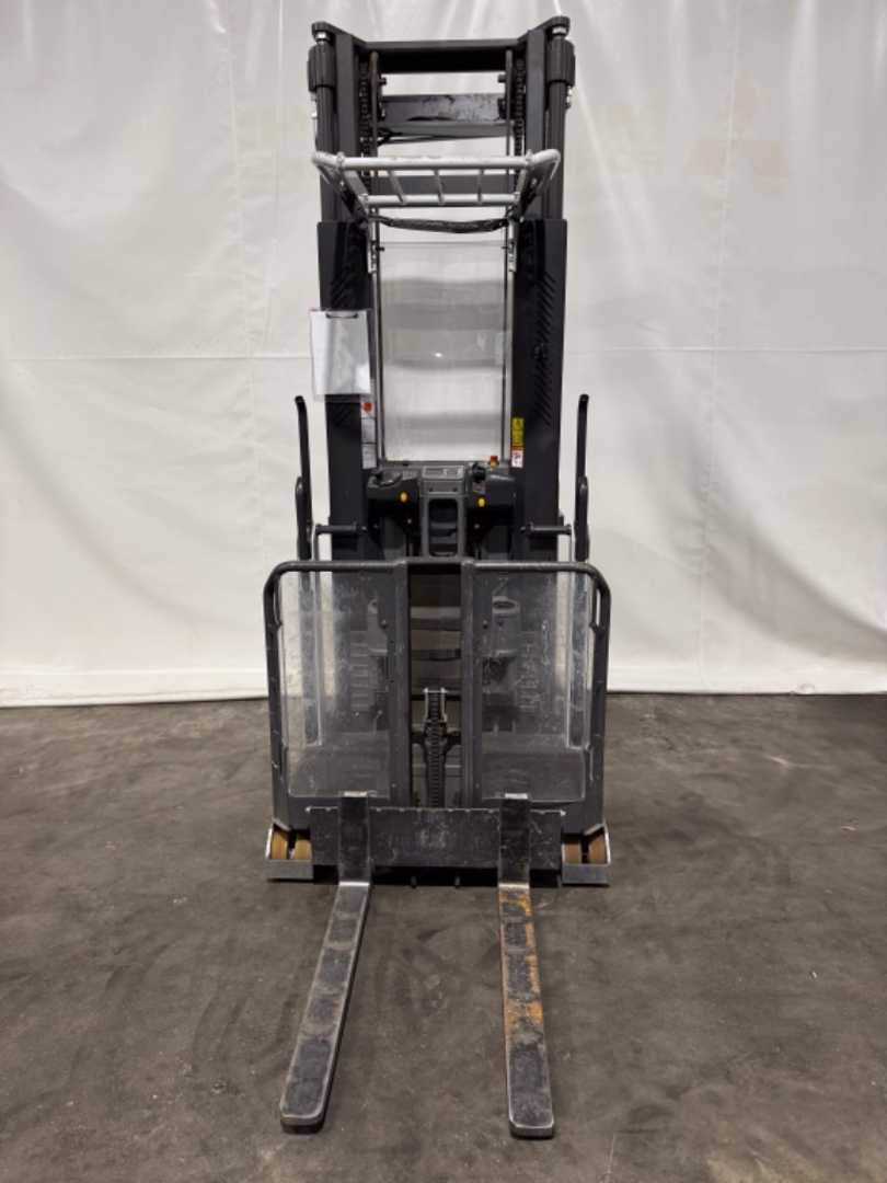 Used Forklift UniCarriers 100TVI470EPM - 2.499 Std. - HH 4.700 mm Aukšto kėlimo krautuvas (> 6 m) (Image 3) Used Forklift UniCarriers 100TVI470EPM - 2.499 Std. - HH 4.700 mm Aukšto kėlimo krautuvas (> 6 m) (Image 3)