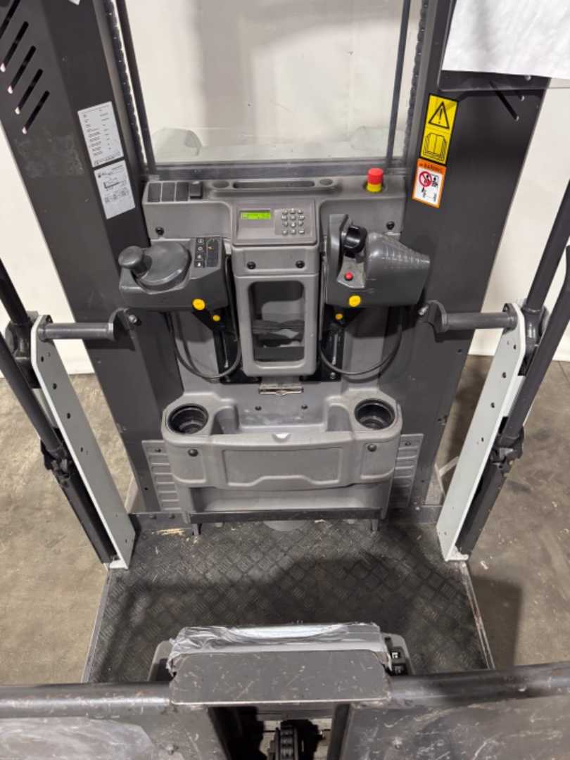 Used Forklift UniCarriers 100TVI470EPM - 1.729 Std. - HH 4.700 mm Aukšto kėlimo krautuvas (> 6 m) (Image 16) Used Forklift UniCarriers 100TVI470EPM - 1.729 Std. - HH 4.700 mm Aukšto kėlimo krautuvas (> 6 m) (Image 16)