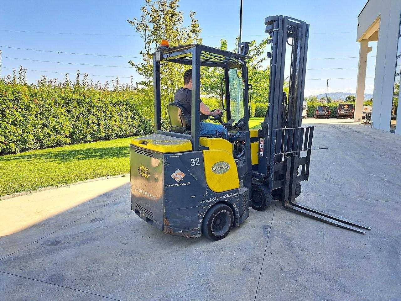 Used Forklift Aisle Master AM20SE Aukšto kėlimo krautuvas su grąžulu (Image 3) Used Forklift Aisle Master AM20SE Aukšto kėlimo krautuvas su grąžulu (Image 3)