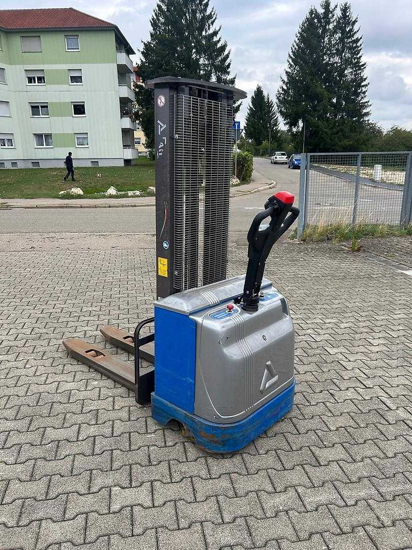 Used Forklift Armanni DELTA AC evo 125/30 Aukšto kėlimo krautuvas su grąžulu (Image 2) Used Forklift Armanni DELTA AC evo 125/30 Aukšto kėlimo krautuvas su grąžulu (Image 2)