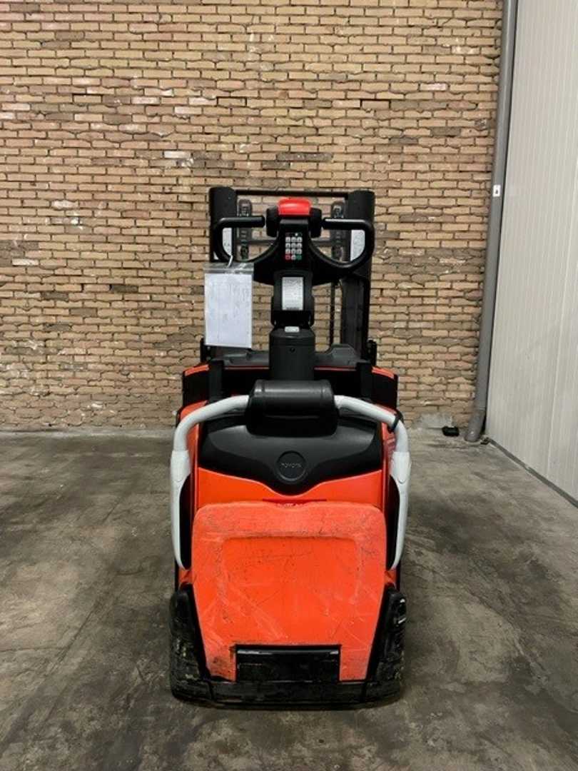 Used Forklift BT SPE200DN Aukšto kėlimo krautuvas su grąžulu (Image 3) Used Forklift BT SPE200DN Aukšto kėlimo krautuvas su grąžulu (Image 3)