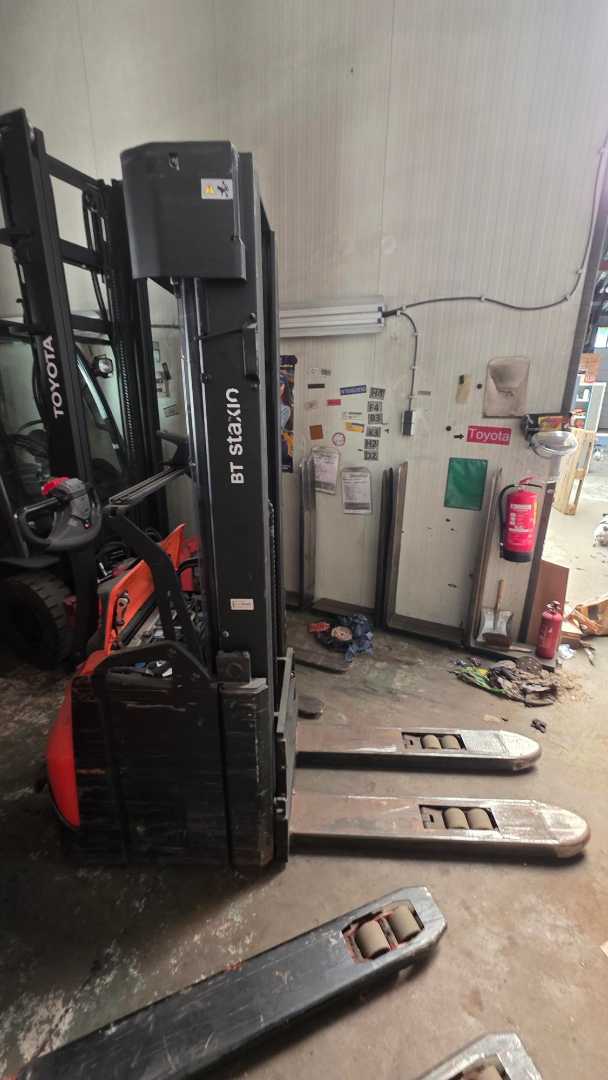 Used Forklift BT SWE140l Aukšto kėlimo krautuvas su grąžulu (Image 3) Used Forklift BT SWE140l Aukšto kėlimo krautuvas su grąžulu (Image 3)