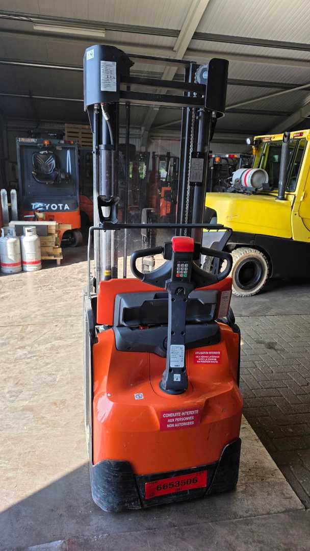 Used Forklift BT SWE140L Aukšto kėlimo krautuvas su grąžulu (Image 2) Used Forklift BT SWE140L Aukšto kėlimo krautuvas su grąžulu (Image 2)