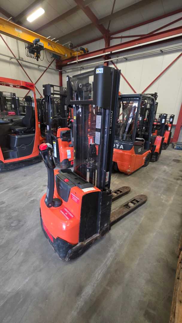 Used Forklift BT SWE140L Aukšto kėlimo krautuvas su grąžulu (Image 3) Used Forklift BT SWE140L Aukšto kėlimo krautuvas su grąžulu (Image 3)