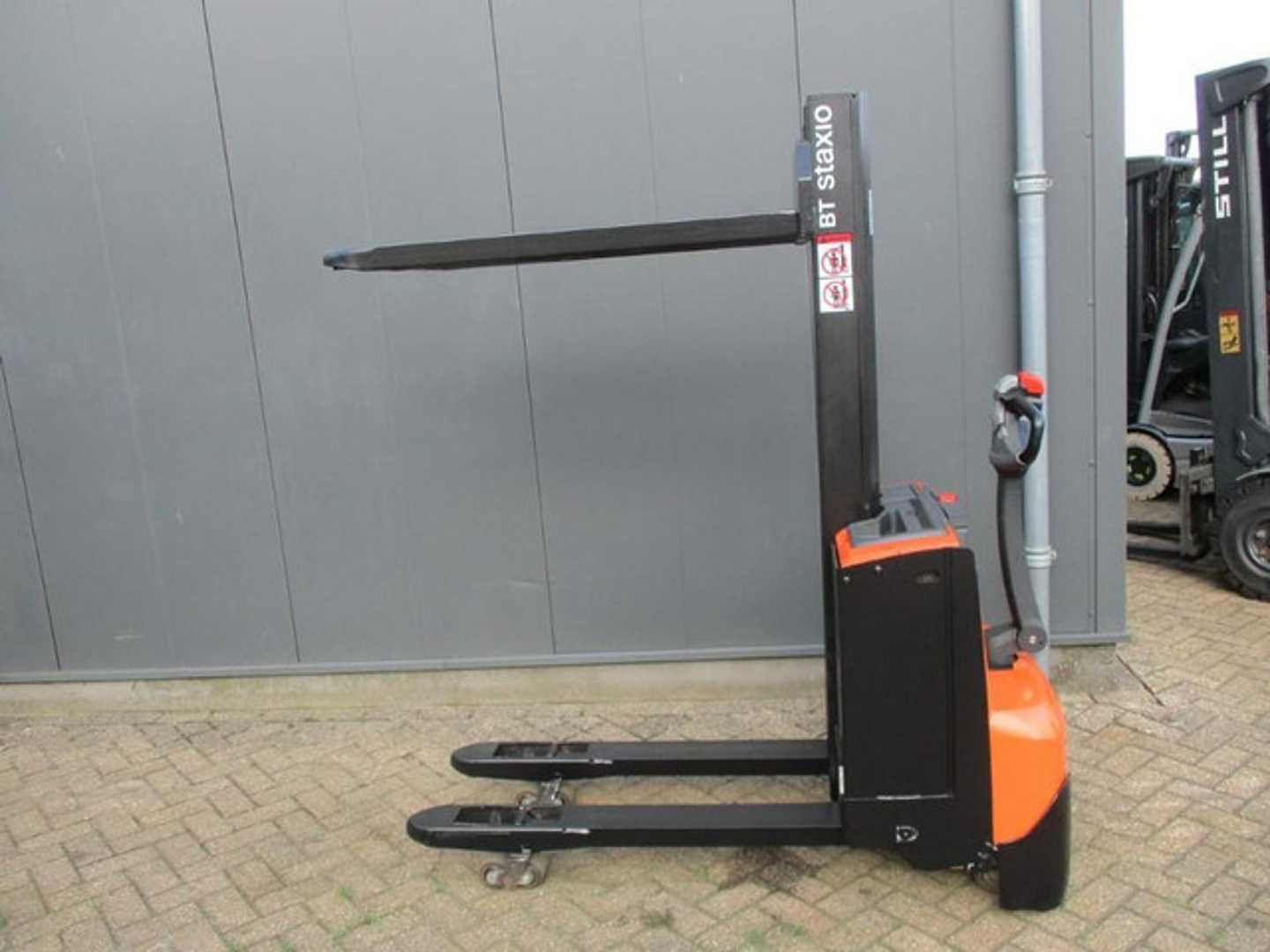 Used Forklift BT SWE 080L Aukšto kėlimo krautuvas su grąžulu (Image 4)