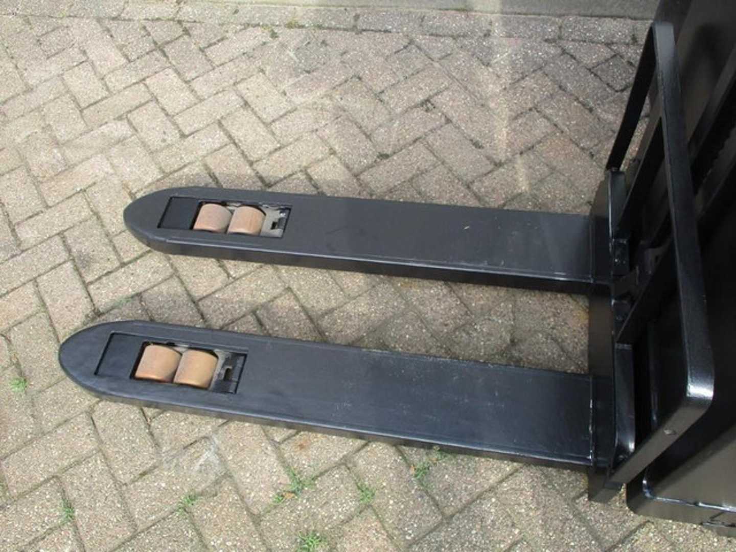 Used Forklift BT SWE 080L Aukšto kėlimo krautuvas su grąžulu (Image 5)