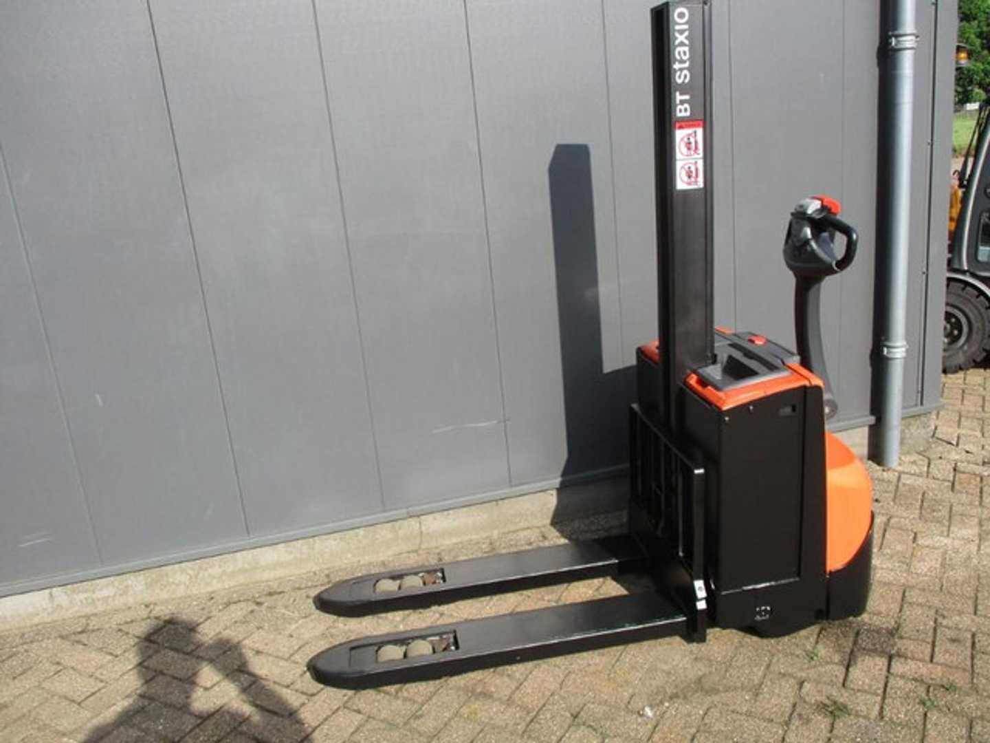 Used Forklift BT SWE 080L Aukšto kėlimo krautuvas su grąžulu (Image 5) Used Forklift BT SWE 080L Aukšto kėlimo krautuvas su grąžulu (Image 5)