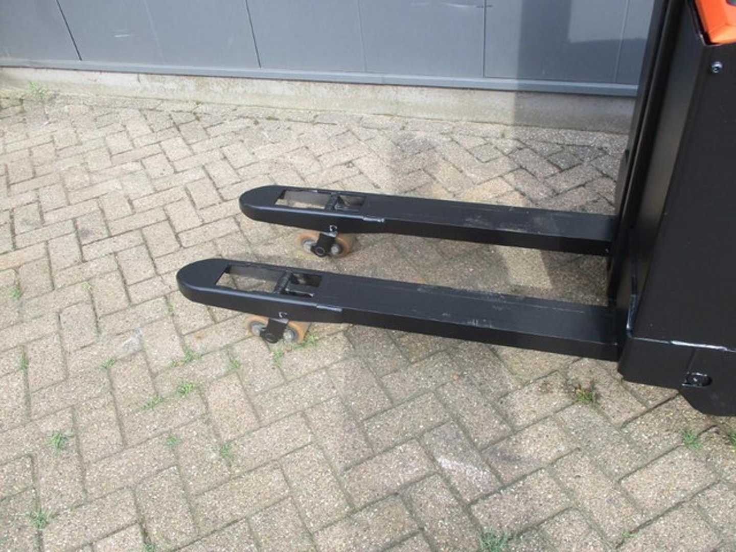 Used Forklift BT SWE 080L Aukšto kėlimo krautuvas su grąžulu (Image 7)