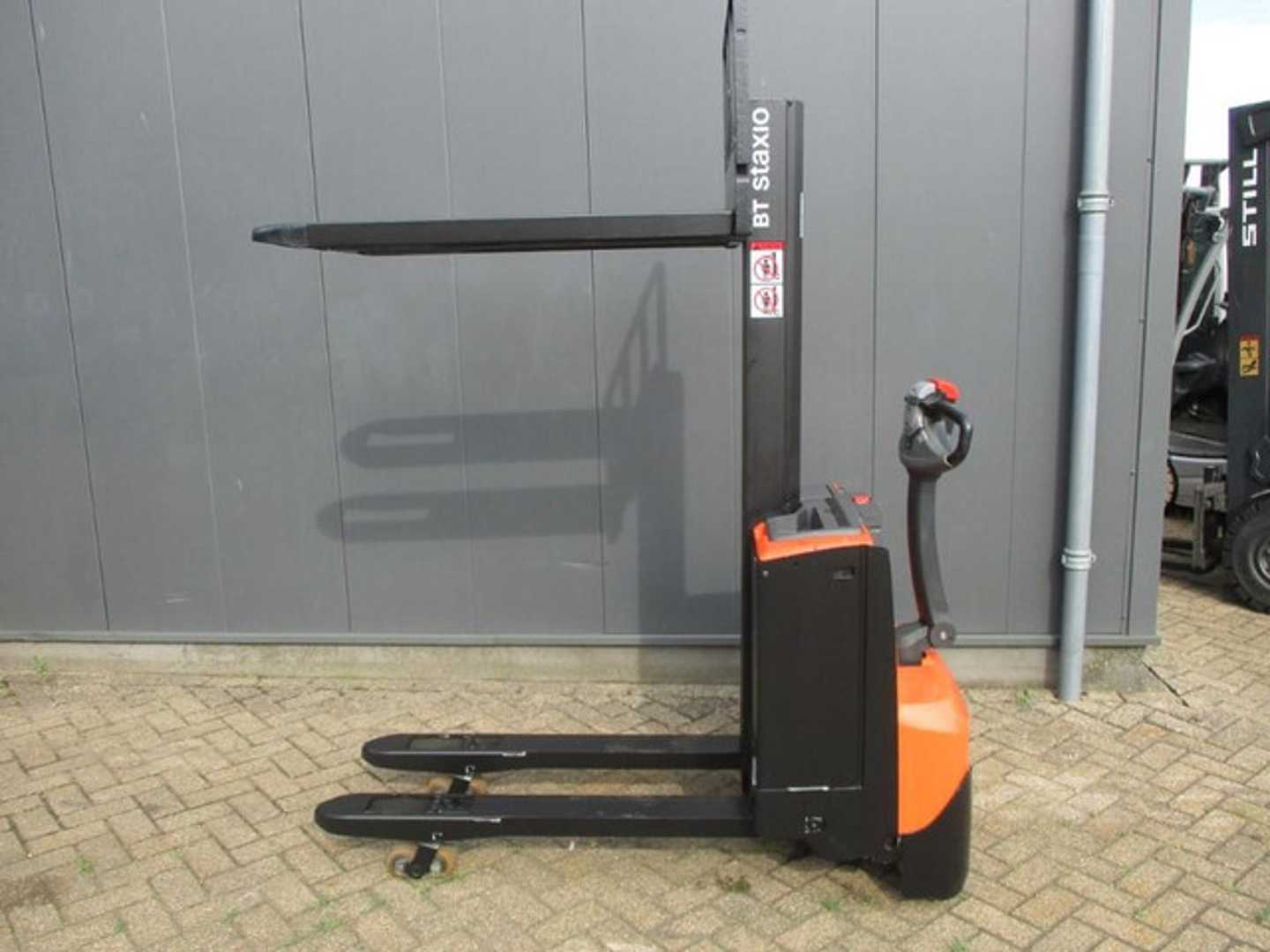 Used Forklift BT SWE 080L Aukšto kėlimo krautuvas su grąžulu (Image 8)
