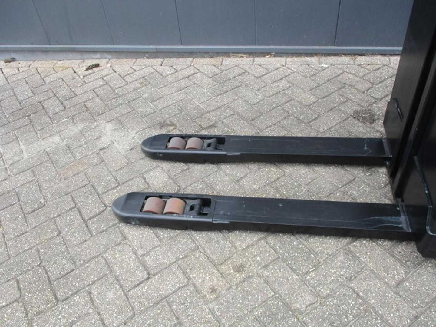 Used Forklift BT SWE 080L Aukšto kėlimo krautuvas su grąžulu (Image 4)
