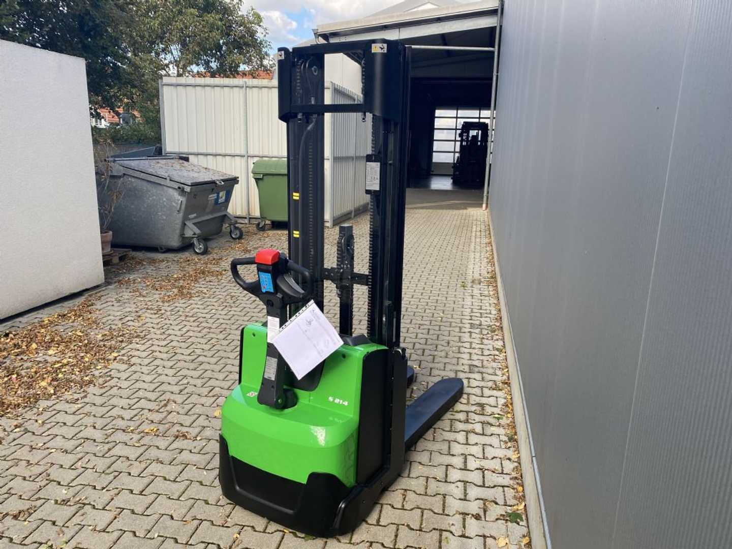 Used Forklift Cesab S214 Aukšto kėlimo krautuvas su grąžulu (Image 2) Used Forklift Cesab S214 Aukšto kėlimo krautuvas su grąžulu (Image 2)