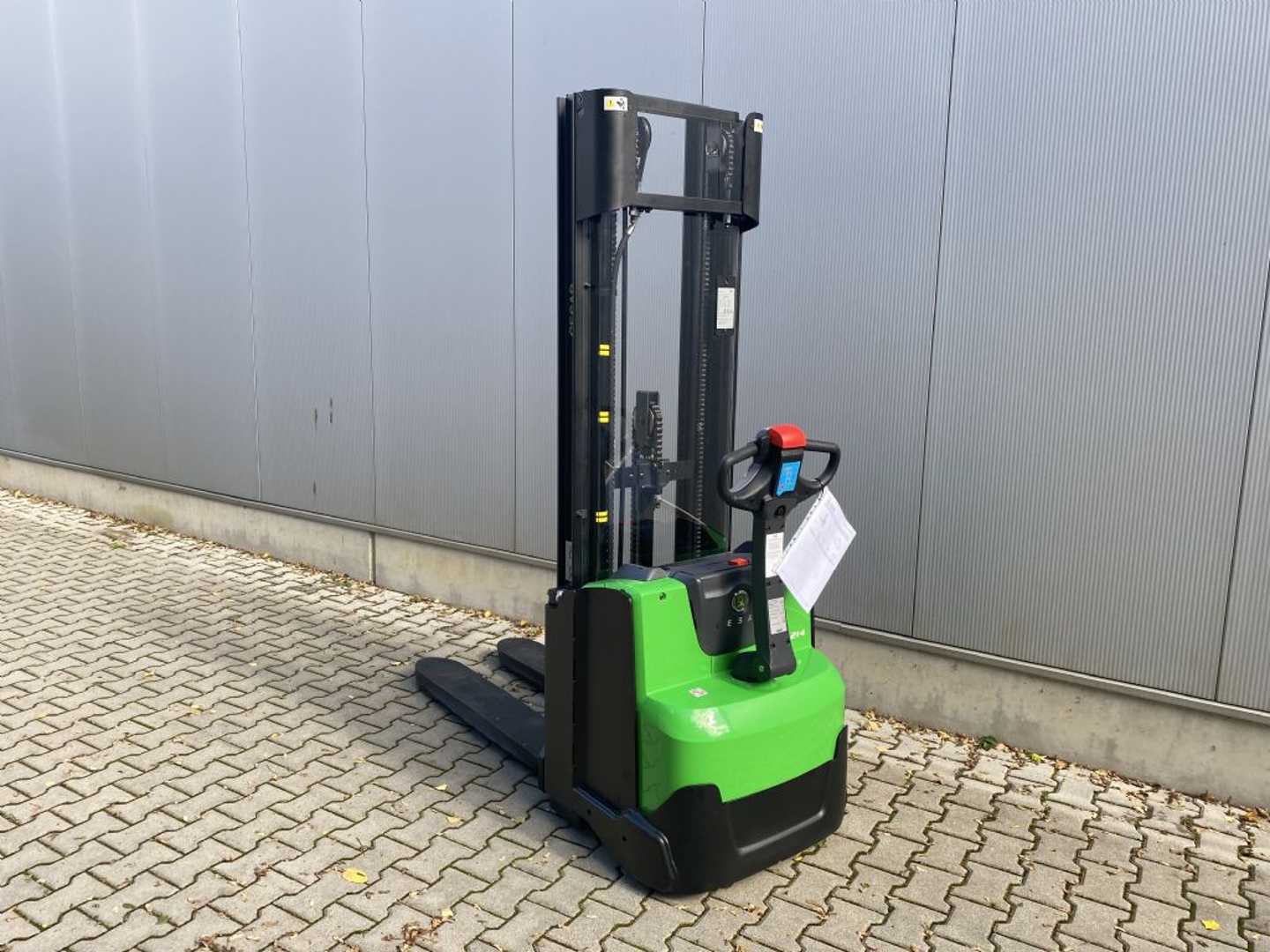 Used Forklift Cesab S214 Aukšto kėlimo krautuvas su grąžulu (Image 1) Used Forklift Cesab S214 Aukšto kėlimo krautuvas su grąžulu (Image 1)