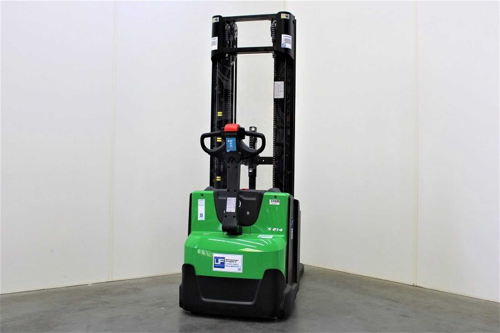 Used Forklift Cesab S 214 / 475 Aukšto kėlimo krautuvas su grąžulu (Image 4) Used Forklift Cesab S 214 / 475 Aukšto kėlimo krautuvas su grąžulu (Image 4)
